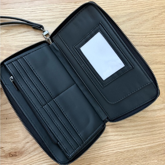 Betsy Johnson Black Zip Wallet with Handle Cowboy Skulls Horseshoe Rodeo - Picture 5 of 7